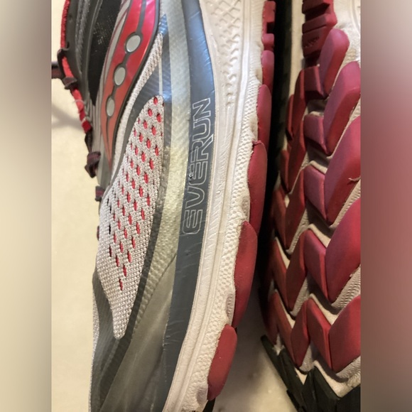 Saucony size 11 Women’s Running Shoes pink and silver Style S10350-2 - Picture 11 of 16